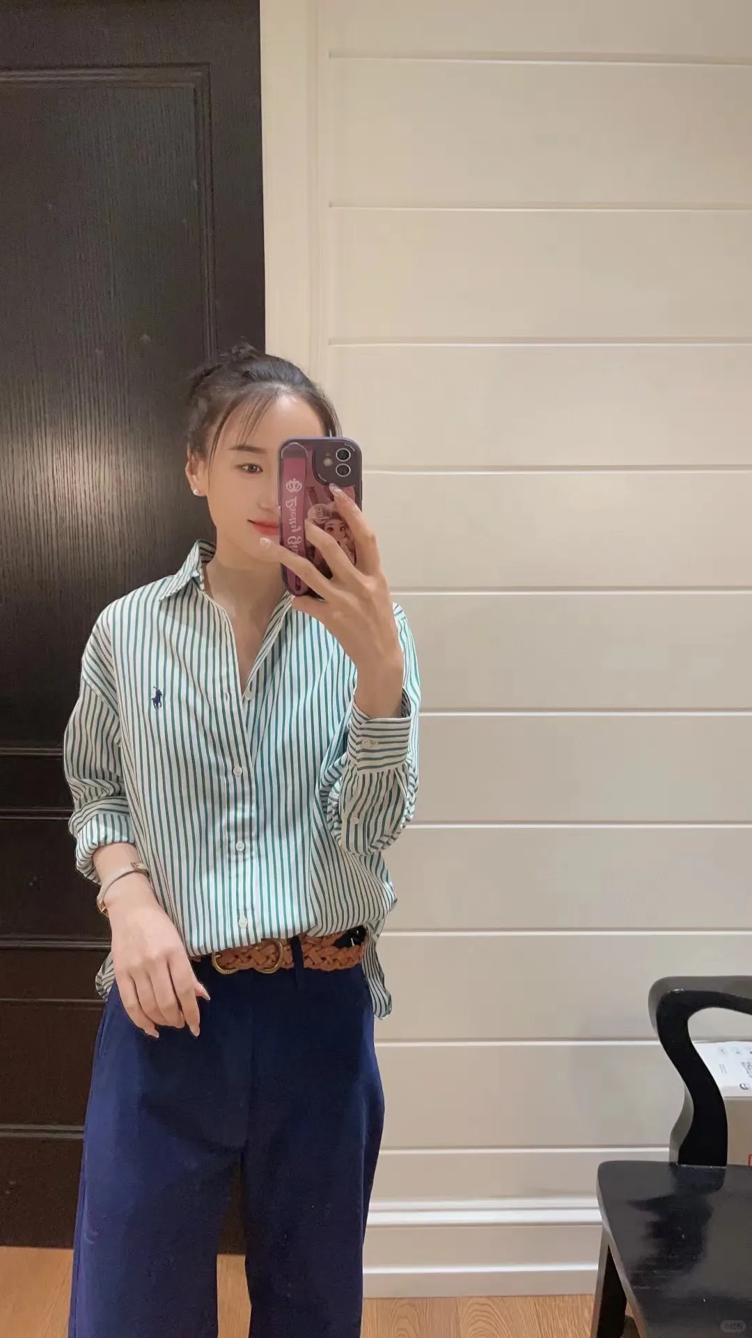 P260 💰 "Top quality" Style number: 8082# [Ralph Lauren classic basic new old money style striped shirt long sleeves] ✅Ralph Lauren Ralph Lauren colorful style old money style cotton poplin striped casual shirt long sleeves ✅Top ceiling quality ZP original development You can compare with the real thing at will ✅100% restored workmanship The entire garment is covered with seams and clean edges Curved triangular bifurcation ✅100% cotton poplin cotton Smooth to the touch Pre-car wash treatment The yarn is tighter ✅Customized dyed original pearlescent white bottom buttons, large and small zoning, vertical phoenix eyelets ✅Special shaped chiffon foil inside the collar door tube, not easy to deform and pull ✅Refreshing colorful striped shirt, salty or sweet, daily travel, extremely high production rate, customized style ✅The upper body looks much better than the real thing, can be worn alone or worn in all seasons, highly recommended for goddesses, size: S-XL, color: red, blue, green